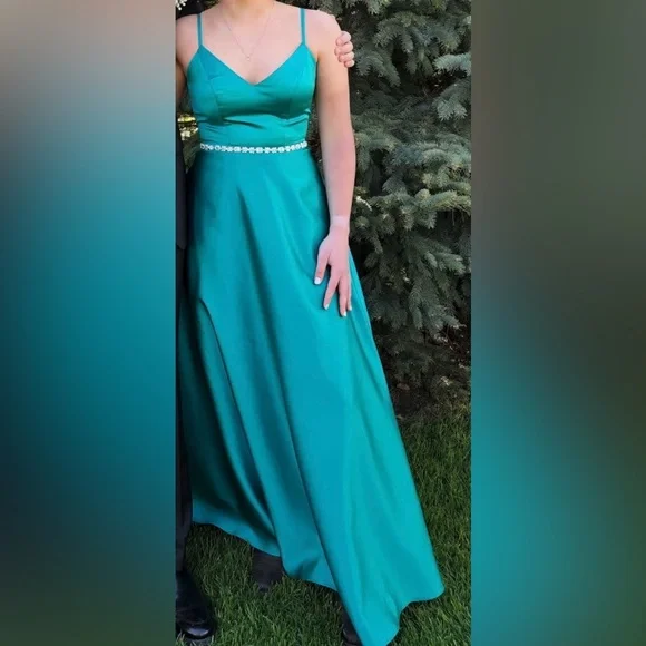 green emerald velvet dress Zapaka Women Dark Green Long Bridesmaid Dress with 3D Flowers A-Line Spaghetti Straps Wedding Party Dress, Dark Green / US8 main image 1